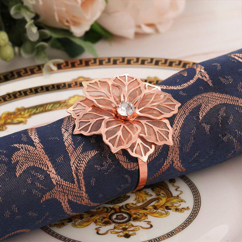 Servetringen met holle bloemen