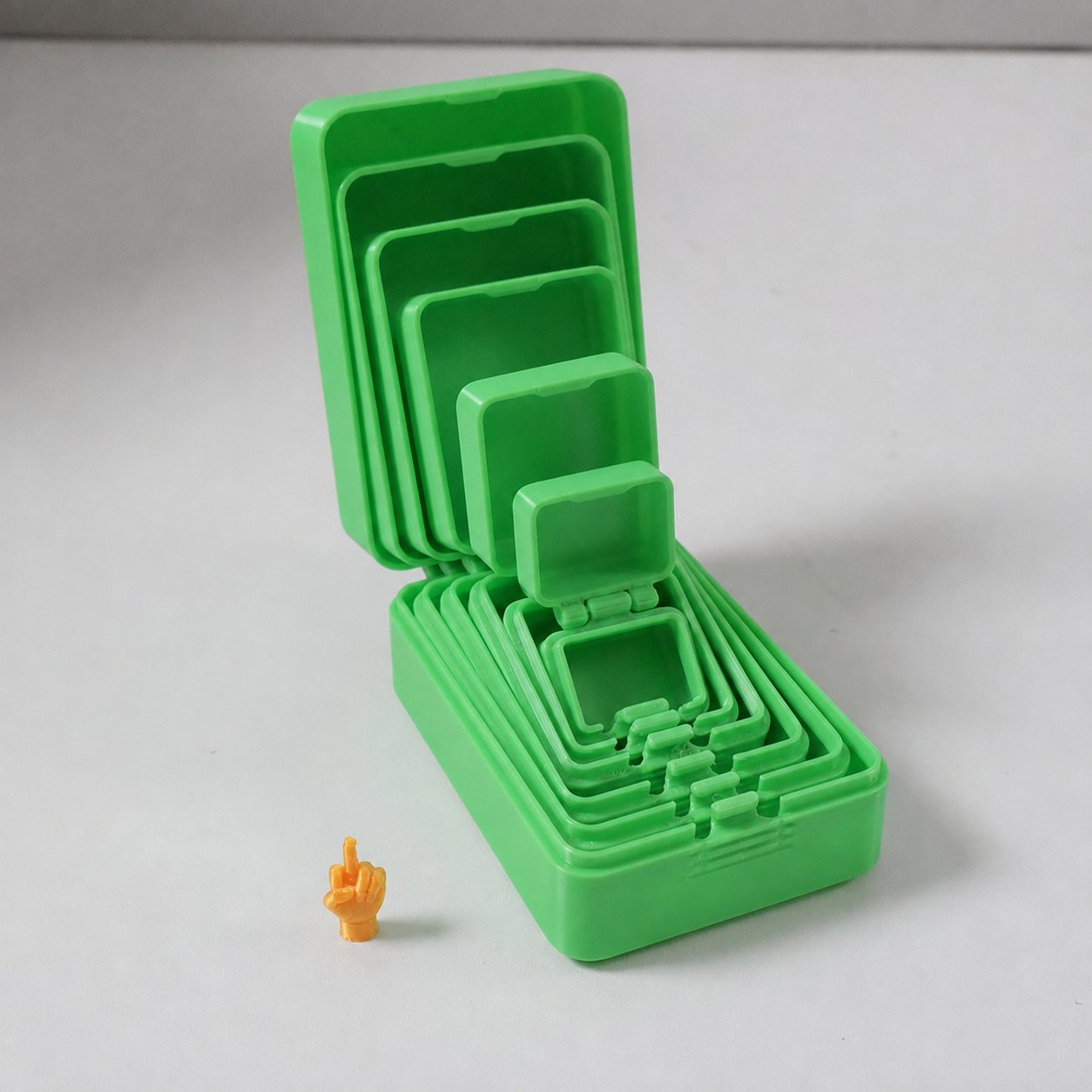 🎁😂 Oneindige Middelvinger Prank Box – De Grappigste Cadeau-Ooit!