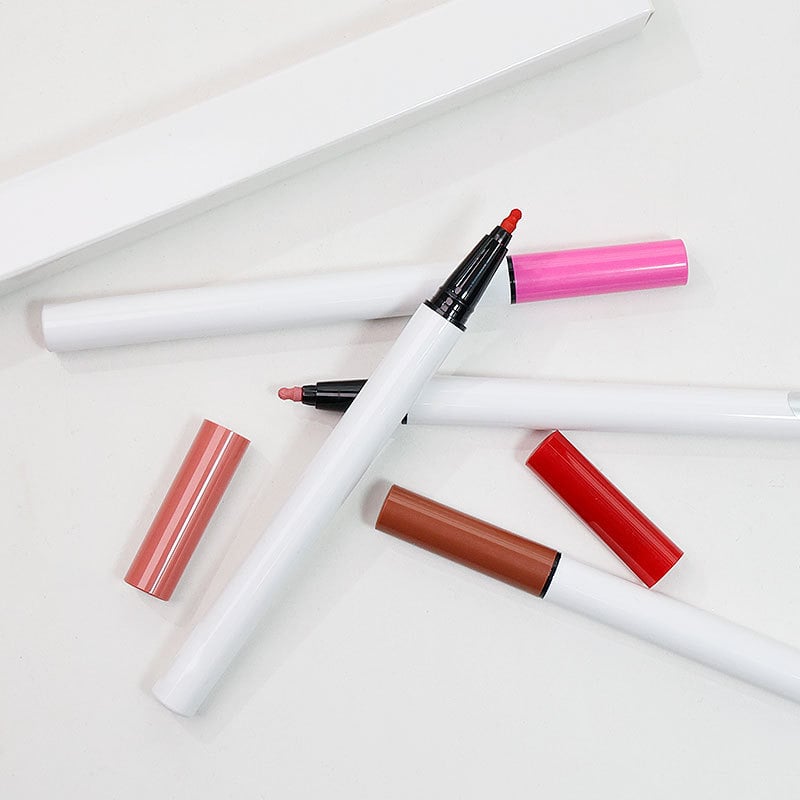 4 Kleuren Vloeibare, Niet-Klevende, Waterdichte Lipliner