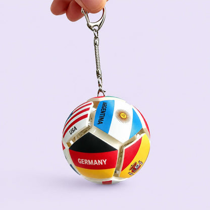 🏆⚽ Stressverlichtende sleutelhanger met wereldvlaggenvoetbal | Stressverlichtend speelgoed voor in je zak