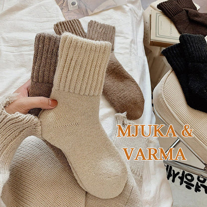 🧦 Warme Wollen Sokken in Middenhoogte