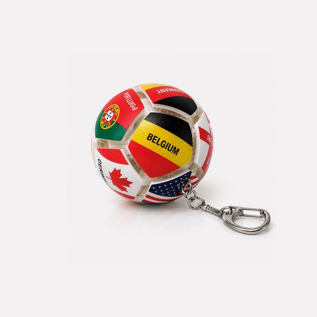 🏆⚽ Stressverlichtende sleutelhanger met wereldvlaggenvoetbal | Stressverlichtend speelgoed voor in je zak