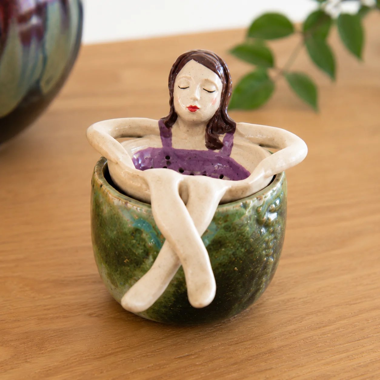☕🏺Whimsical Sitting Lady Ceramic Tea Strainer Collection