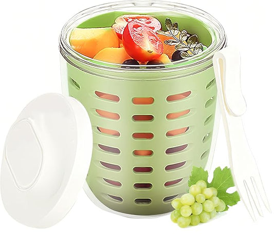 Geniet altijd en overal van verse salades en fruit! 🥗🍓✨ Fruitig salade-cupje