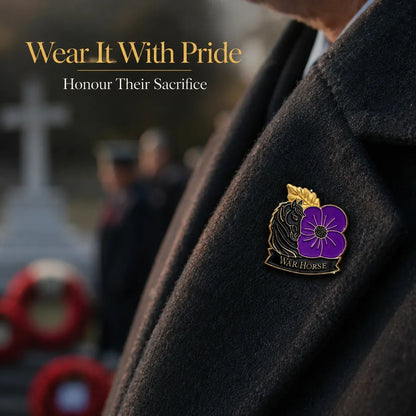 🐴 Broche ter herdenking van de 111e verjaardag met paard en paarse klaproos | Een betekenisvol herdenkingsaandenken met antiek-geïnspireerde details voor veteranen, paardenliefhebbers en geschiedenisliefhebbers 💜
