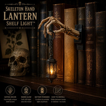 💀 Skeleton Hand Lantern boekenplanklamp | Gotische decoratie voor op de plank op batterijen, met warme amberkleurige LED, snoerloos ontwerp en montage zonder gereedschap 🕯️