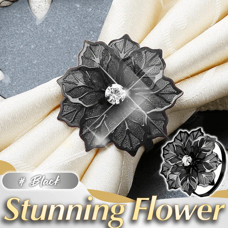 Servetringen met holle bloemen
